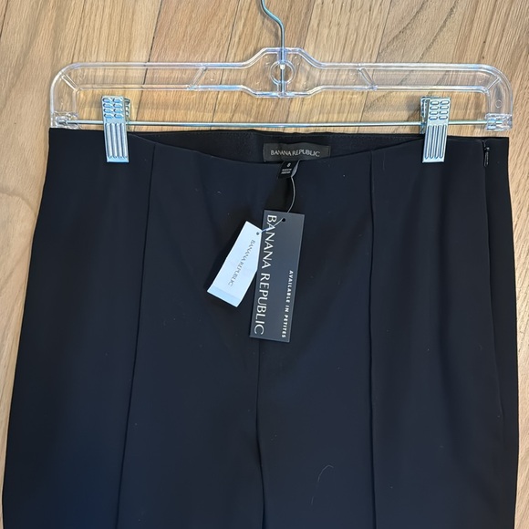 NWT Banana Republic black pants. Size 8 - Picture 2 of 3